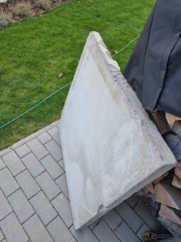 Zelezo-betonovy kryt 84x84x6 cm za odvoz - 5
