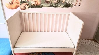 Dětská postýlka Sundvik IKEA + matrace + chránič, jako nové - 5