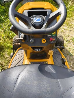 Špičkový zahradní traktor Cub Cadet XT2 QR106 - 5