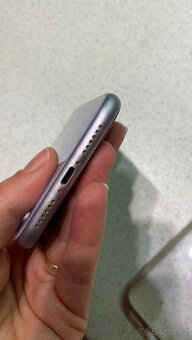 iPhone 11 64GB fialovy. Pěkný stav - 5