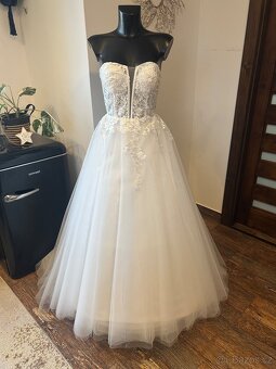 Svatební šaty, víc druhů - 5