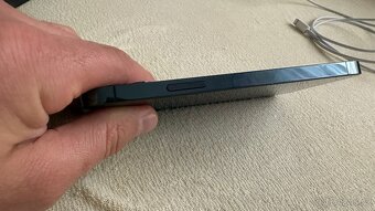 iPhone 12 Pro 128 GB - - 5