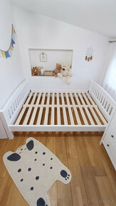 Dětská postel z masivu s odnímatelnými zábranami - 5