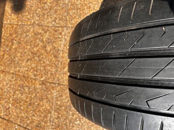 Gumy Qirin 990 235/40 zr18 letní - 5