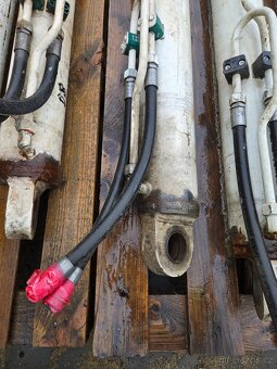 PRODÁM: Hydraulické pístnice, válce, píst - 5
