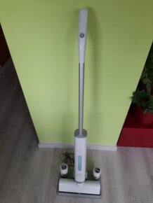 Prodam podlahovy cistic aku s rotacnimi valecky - 5