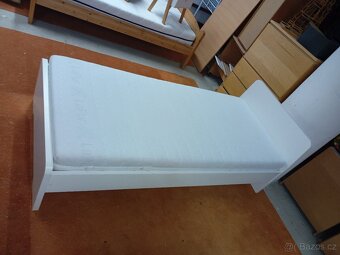 Prodám krásnou postel IKEA ASKVOLL 90 x 200 cm - 5