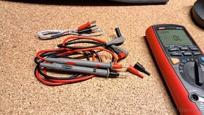 Velmi přesný TRMS multimetr UNI-T UT71D ±0,05% - 5