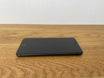 Apple iPhone 7 128GB Black -  baterie 82% - 5