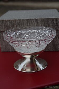 Miska na kovovém stojánu - 5