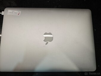 MacBook Pro 15" Mid 2015 i7 / 16GB / 256GB - 5