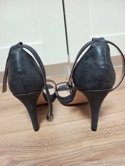 Nové zdobené sandály vel. 38 - 5