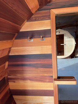 Luxusní Fínska sauna z cedru pro 4-6 osob s panoram.oknem - 5
