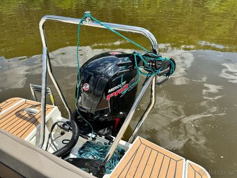 KAJUTOVÁ LOĎ QUICKSILVER Activ 605 Cruiser - 5