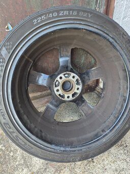 Alu kola OZ 5x112 r18 Škoda wv 225/40/18 - 5