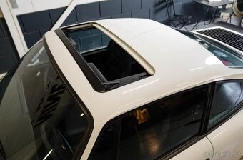 Porsche 911 Carrera 3.2 Coupé (1984) – Grand Prix White - 5