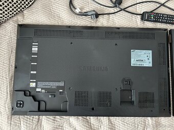2x Samsung DM32E, FHD - 5