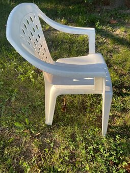 Plastové zahradní židle - 5
