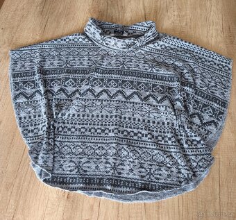 Dívčí trička a vesta, vel. 8-10 let - 5