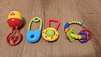 Hračky pro děti - Lamaze, Oball a další - 5