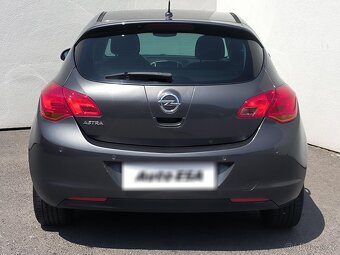 Opel Astra 1.6 16V , 85 kW benzín, 2011 - 5