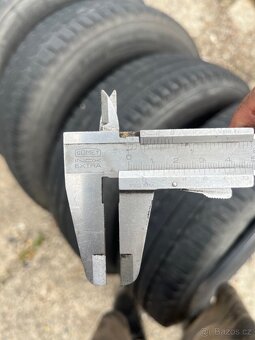 225/75/16 C Michelin - 5