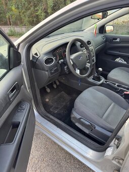 Ford Focus 1.6i 74kW - 5