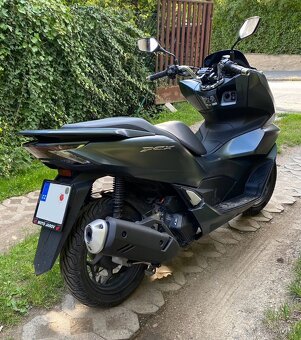 Skútr Honda PCX 125 rv. 2022 - 5