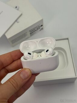 AirPods Pro 2nd Gen. - Lighting konektor - 5