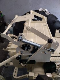 Zetor 25 A/ K - nůžkový mechanizmus sedačky - 5