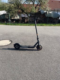 Elektrická koloběžka Xiaomi mi scooter Pro 2 - 5