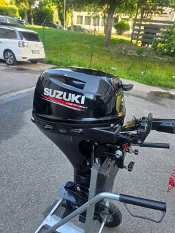 Prodám lodní motor Suzuki DF20AS top stav - 5