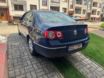 Volkswagen Passat B6 sedan - 5