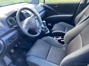 Toyota Corolla Verso, 2.2 D-4D, r.v.2007, 7 míst, tažné - 5