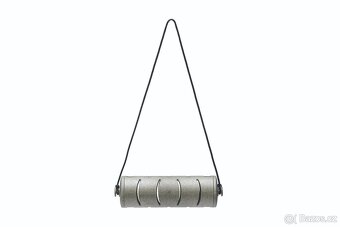 Zábavné krmítko – váleček pro slepice - Beeztees - 5