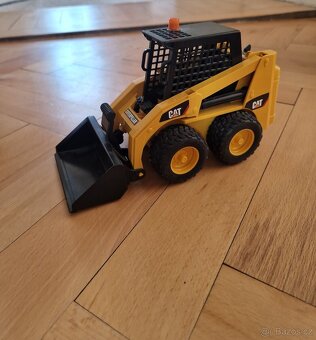 Bruder a Cat bagr 3x, 1x nákladní auto - 5