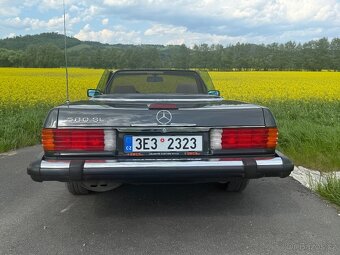 Mercedes SL 560 R107 W107 - 5