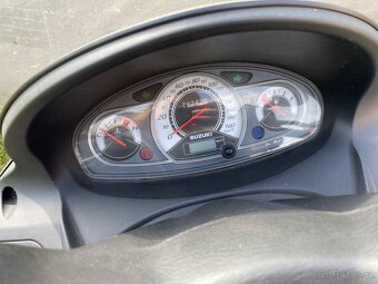 Suzuki Burgman 200 - 5