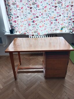 Dřevěný psací stůl - 5