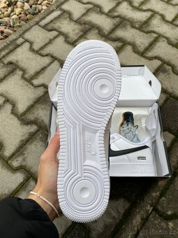 Nike Air Force Supreme Bílá Černá + samolepka zdarma, 44.5 - 5