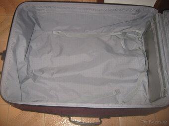 Prodám čistý nepoužívaný veliký cestovní kufr-TOP stav. - 5