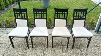 STARŠÍ ROZKLÁDACÍ STŮL A 4 STARŠÍ JÍDELNÍ ŽIDLE - 5