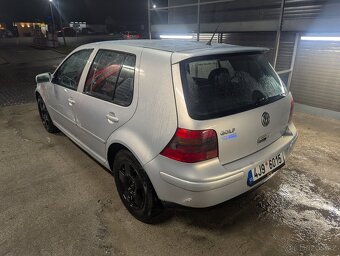 VW Golf 1,6 74kw - 5