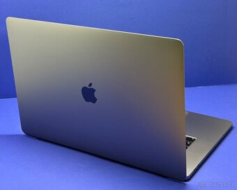 MacBook Pro 15” 2019 CTO/32GB RAM/i9/1TB SSD/ Záruka - 5