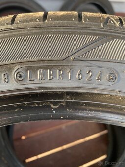 Pneu Dunlop 225/45r17 - 5
