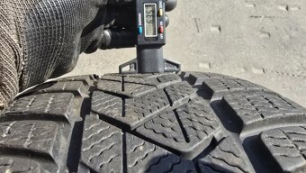 Zimní pneu 235/45/18 Pirelli - 5