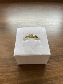 Zlatý prsten se zirkony - 5