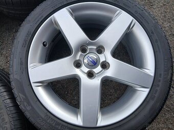 Prodám sadu Orig ALU kol Volvo 205/50R17 letní - 5