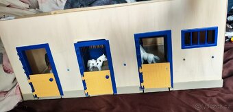 Dřevěná stáj pro koně (Schleich, CollectA) - 5