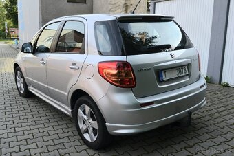 SUZUKI SX4 CITY 1.6 VVT 88kw rok 2010 - 5
